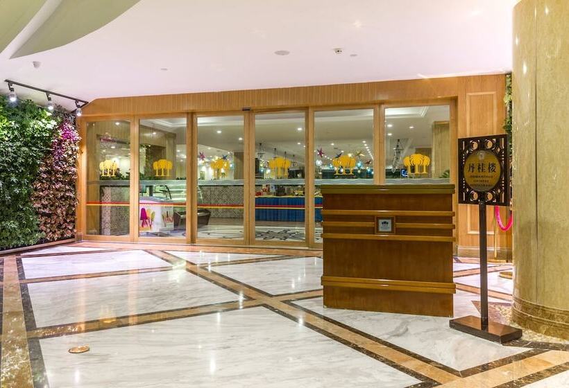 هتل Golden Palm Resort