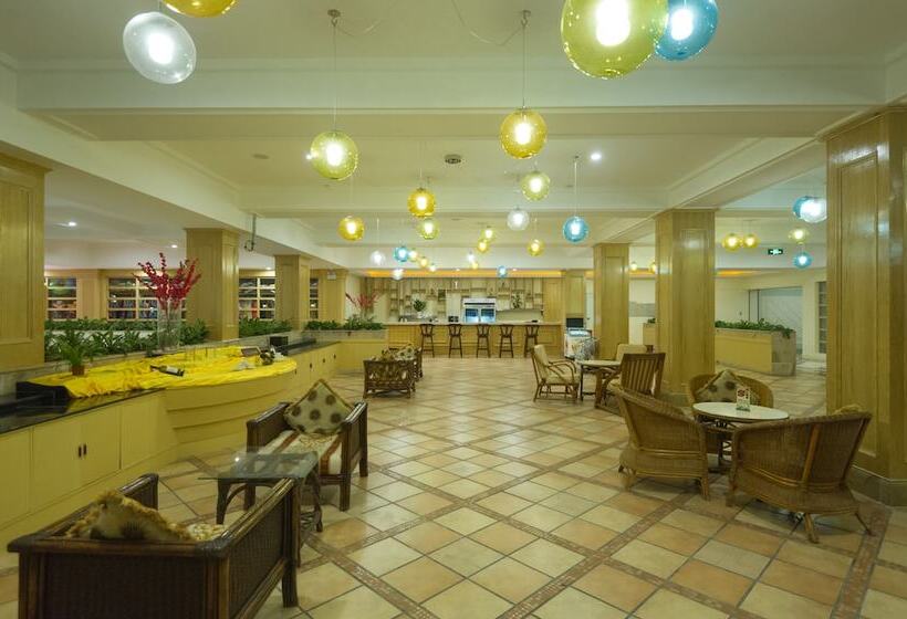 هتل Golden Palm Resort