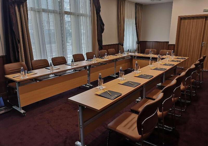 هتل Golden Tulip Varna