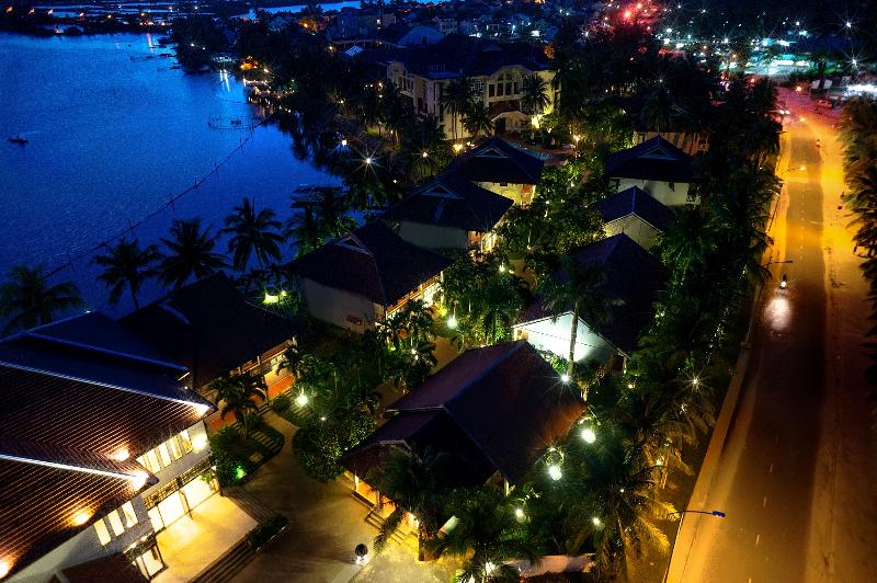 هتل Hoi An Beach Resort