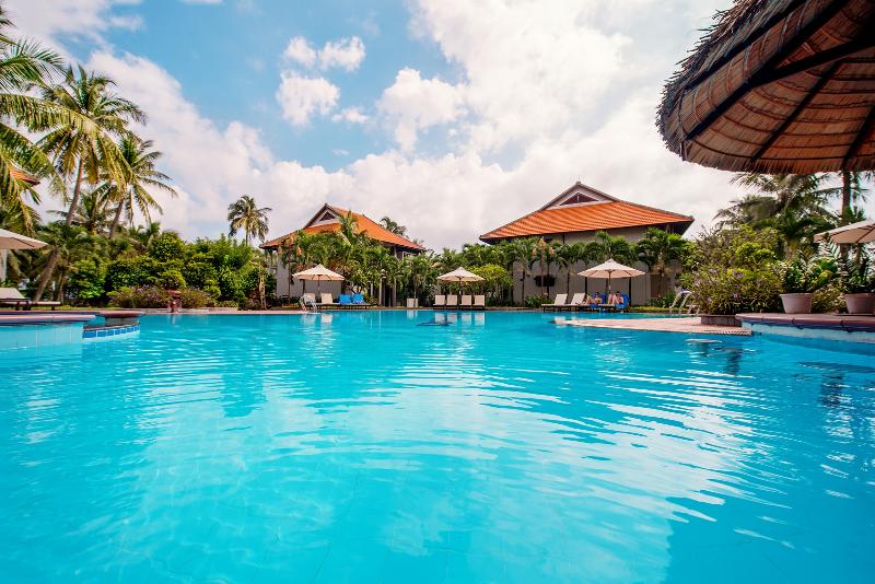 هتل Hoi An Beach Resort