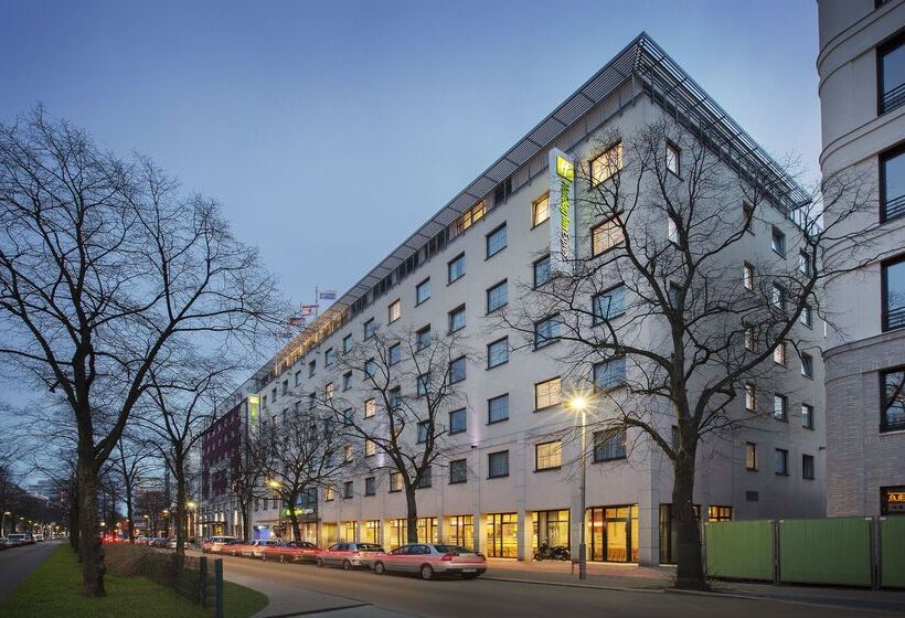 Fotos del hotel Holiday Inn Express Berlin City Centre, An Ihg:  30