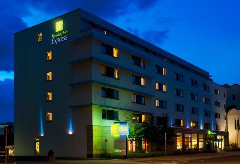 Hotel Holiday Inn Express Frankfurt Messe