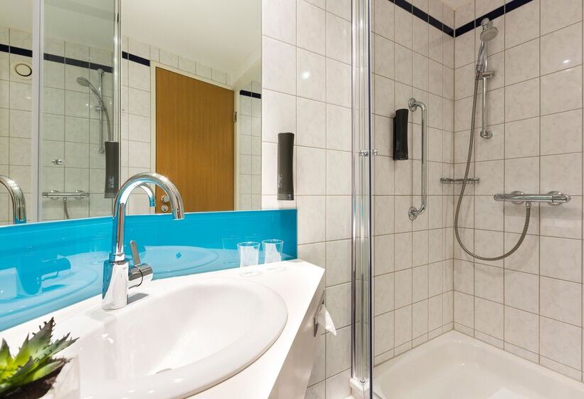هتل Holiday Inn Express Frankfurt Messe, An Ihg