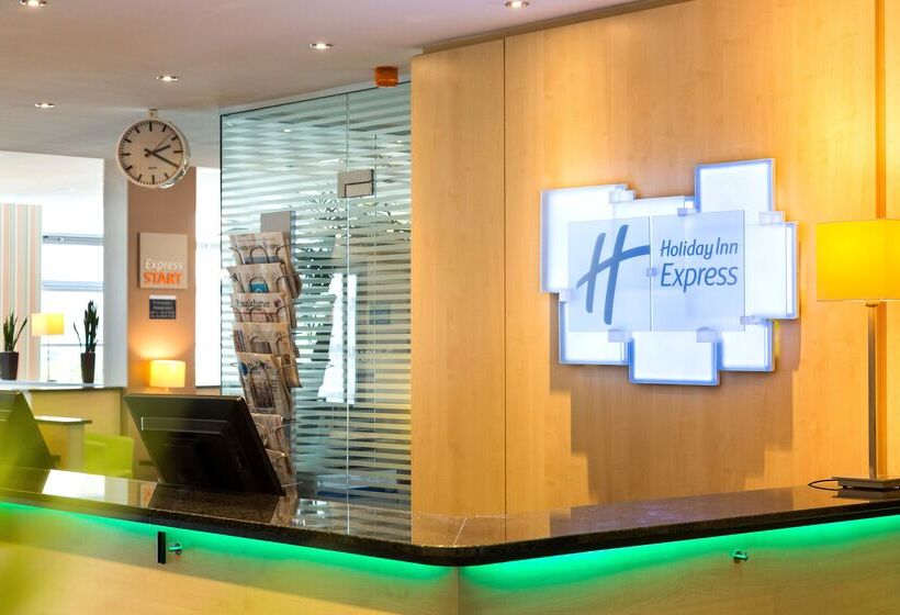 هتل Holiday Inn Express Frankfurt Messe, An Ihg