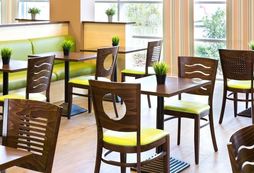 هتل Holiday Inn Express Frankfurt Messe, An Ihg