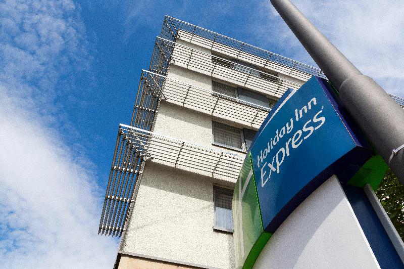 هتل Holiday Inn Express Frankfurt Messe, An Ihg