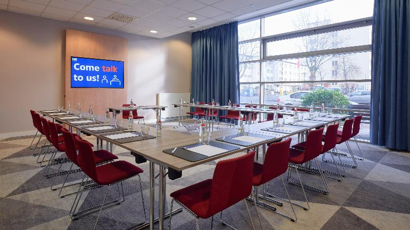 هتل Holiday Inn Express Frankfurt Messe, An Ihg