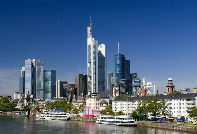 هتل Holiday Inn Express Frankfurt Messe, An Ihg