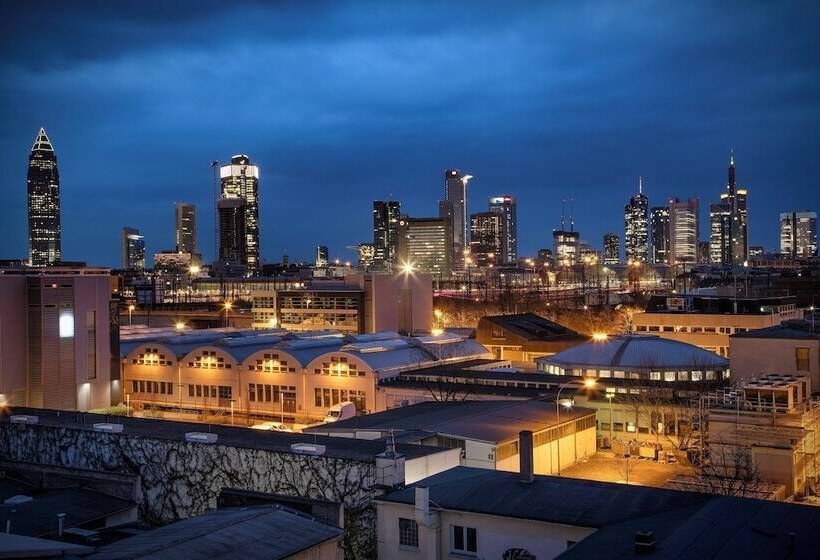 هتل Holiday Inn Express Frankfurt Messe, An Ihg
