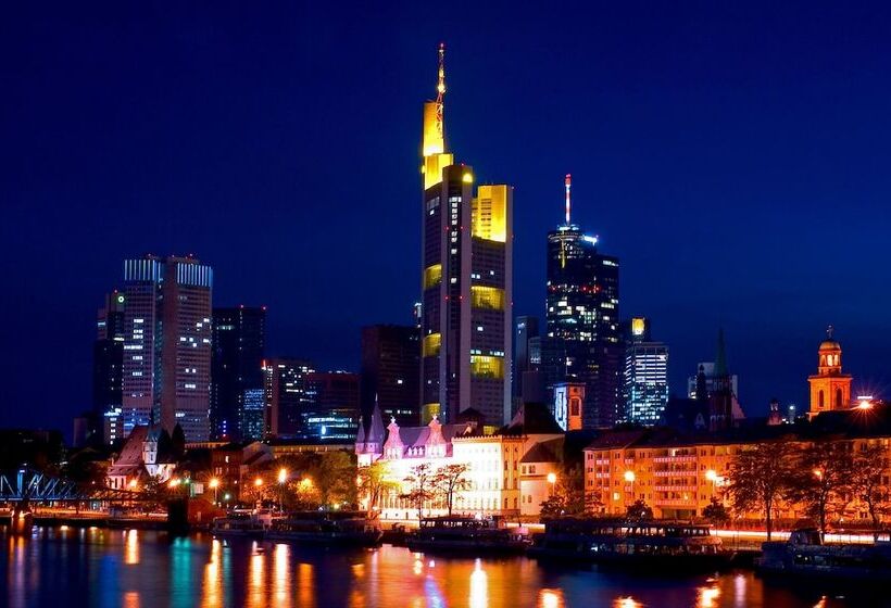 هتل Holiday Inn Express Frankfurt Messe, An Ihg