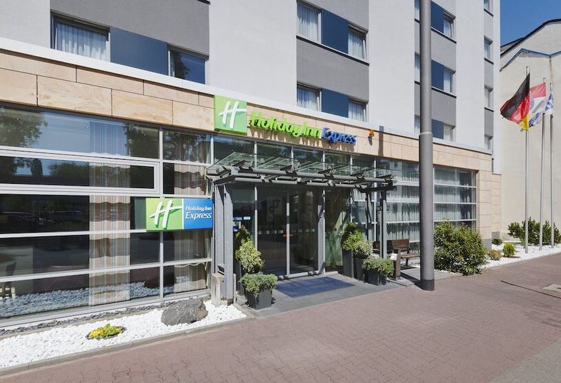 هتل Holiday Inn Express Frankfurt Messe, An Ihg