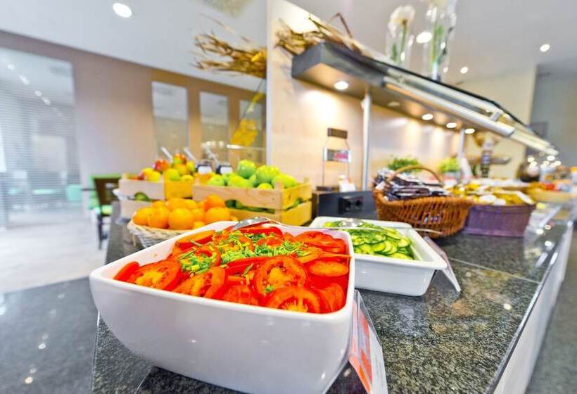 هتل Holiday Inn Express Frankfurt Messe, An Ihg