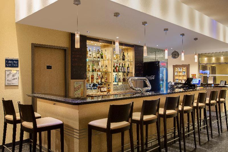 هتل Holiday Inn Express Frankfurt Messe, An Ihg