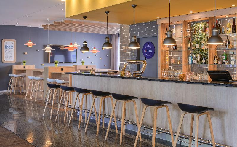 هتل Holiday Inn Express Frankfurt Messe, An Ihg