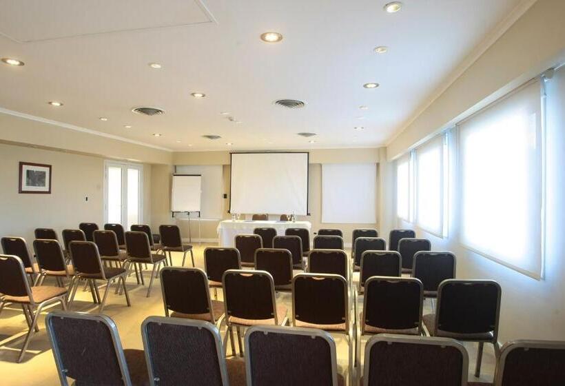 Howard Johnson Rio Ceballos Hotel Y Casino