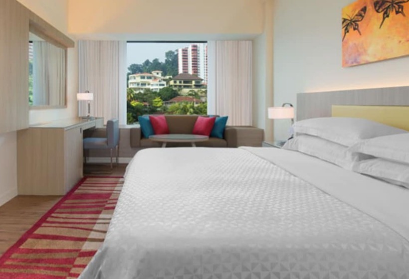 Отель Mercure Penang Beach
