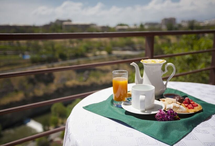 هتل Olympia Garden