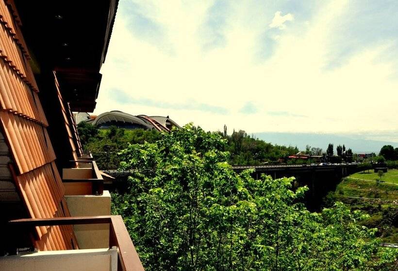 هتل Olympia Garden