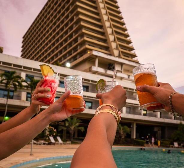 هتل Pacific Star Resort And Spa