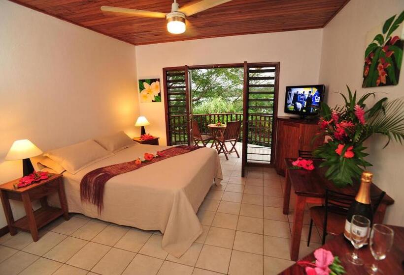 هتل Poppy S On The Lagoon