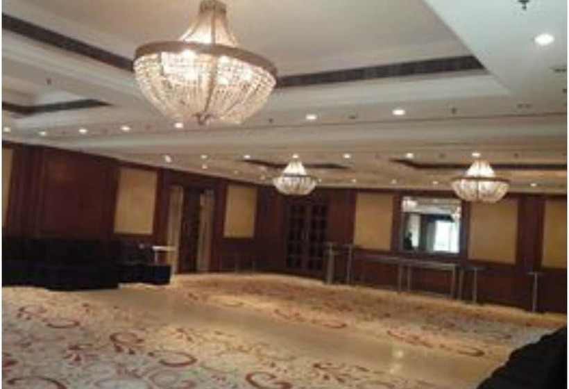 Fotos del hotel Radisson Hotel Varanasi:  9