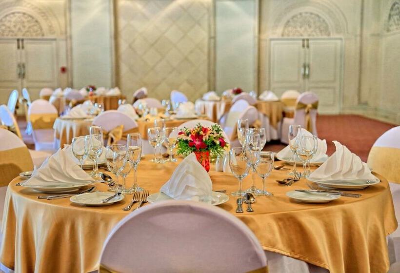هتل Taj Bentota Resort & Spa