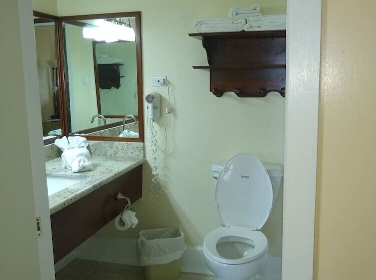 هتل The Great House Inn