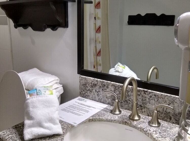 هتل The Great House Inn