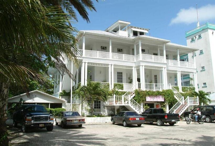 هتل The Great House Inn