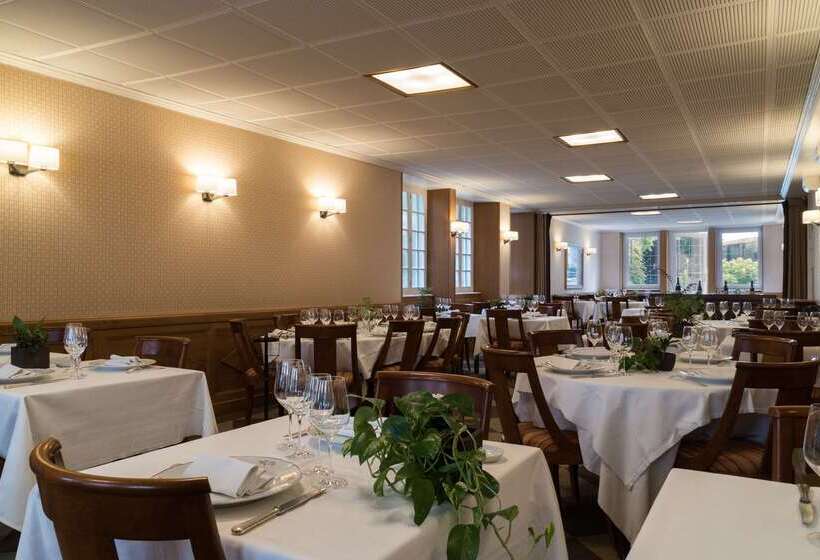 هتل Hostellerie Des Trois Pigeons