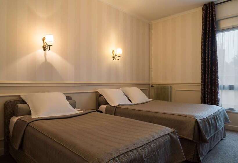 هتل Hostellerie Des Trois Pigeons