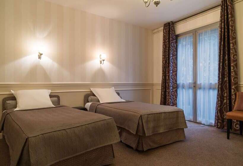 هتل Hostellerie Des Trois Pigeons