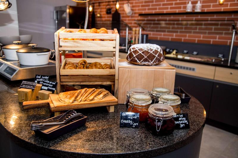 هتل Vienna House Easy By Wyndham Bucharest Airport