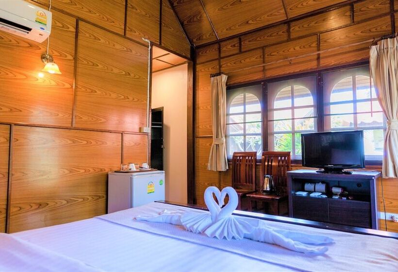 هتل Bangrak Pier Bungalow