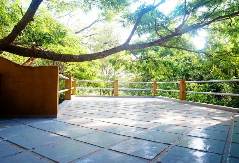 هتل Raintree