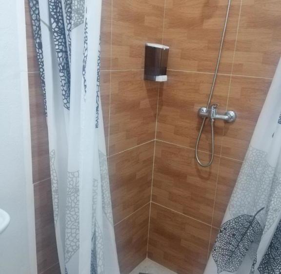 هاستل Pensión Alecer