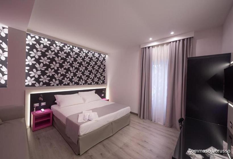 تختخواب و صبحانه Holygold Suite