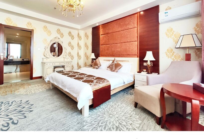 Golden Peacock Hotel Blantyre