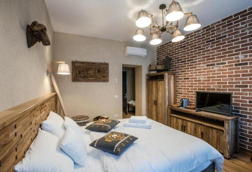 هتل Acsa Inn
