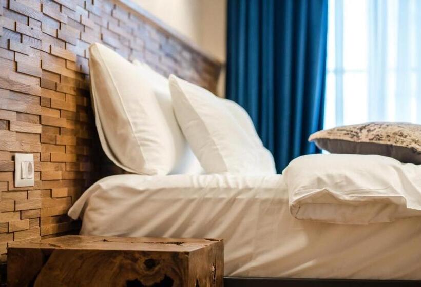 هتل Acsa Inn