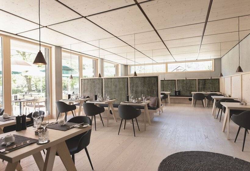 Отель Amrai Suites