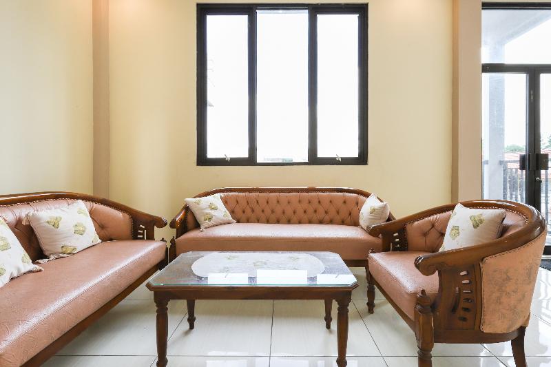 هتل Reddoorz Near Wisma Cahaya Abadi Sepinggan Airport Balikpapan