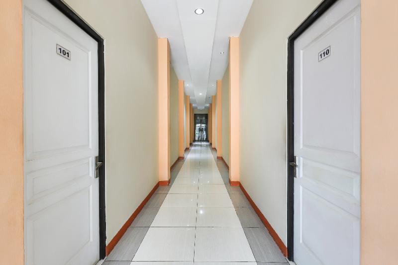 هتل Reddoorz Near Wisma Cahaya Abadi Sepinggan Airport Balikpapan