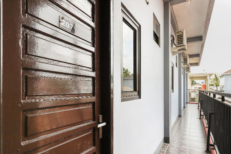 هتل Reddoorz Near Wisma Cahaya Abadi Sepinggan Airport Balikpapan