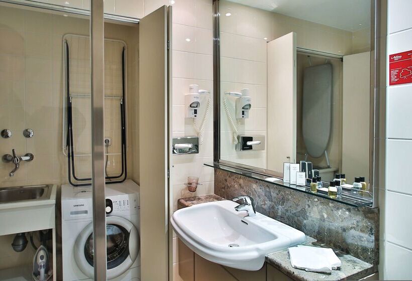 Adina Apartment Hotel Budapest