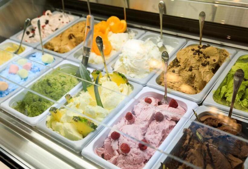 هتل Atami Korakuen