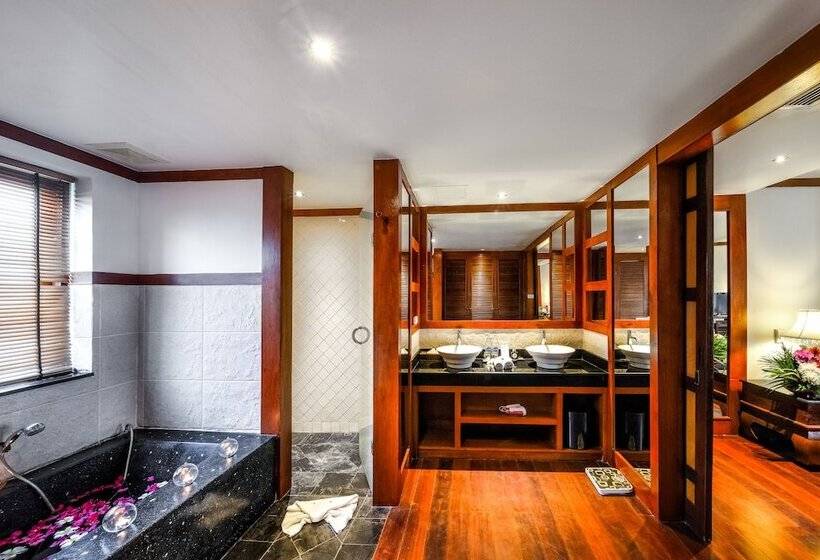 هتل Baan Yin Dee Boutique Resort Phuket   Sha Plus