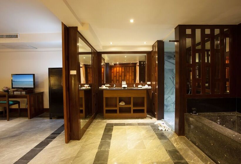 هتل Baan Yin Dee Boutique Resort Phuket   Sha Plus