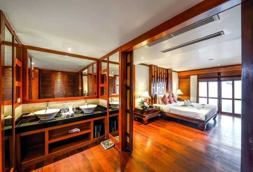 هتل Baan Yin Dee Boutique Resort Phuket   Sha Plus